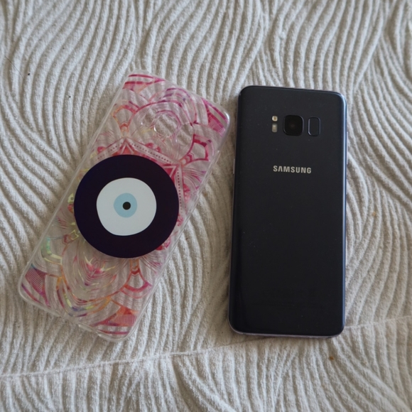 📱FREE WITH PURCHASE OF $30+ EVIL EYE DESIGN CELLPHONE CASE - Picture 4 of 5